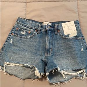 Abercrombie boyfriend short